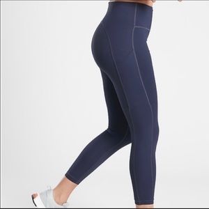 NWT Athleta Ultimate Stash Pocket 7/8 Tight, XS